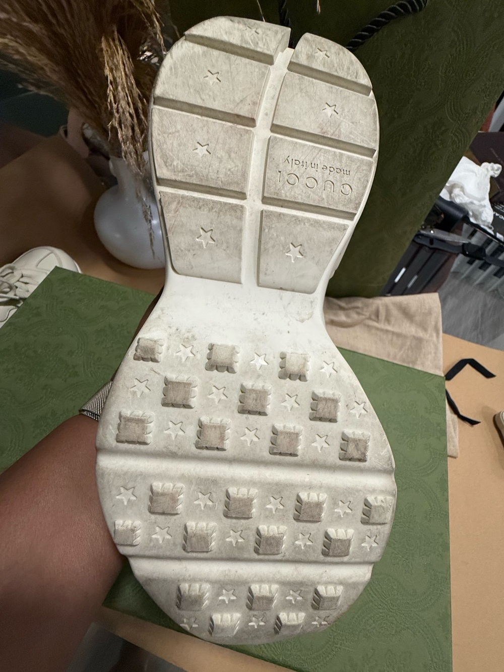 AUTHENTIC: GUCCI Cream Leather SneakerS - Picture 4 of 5